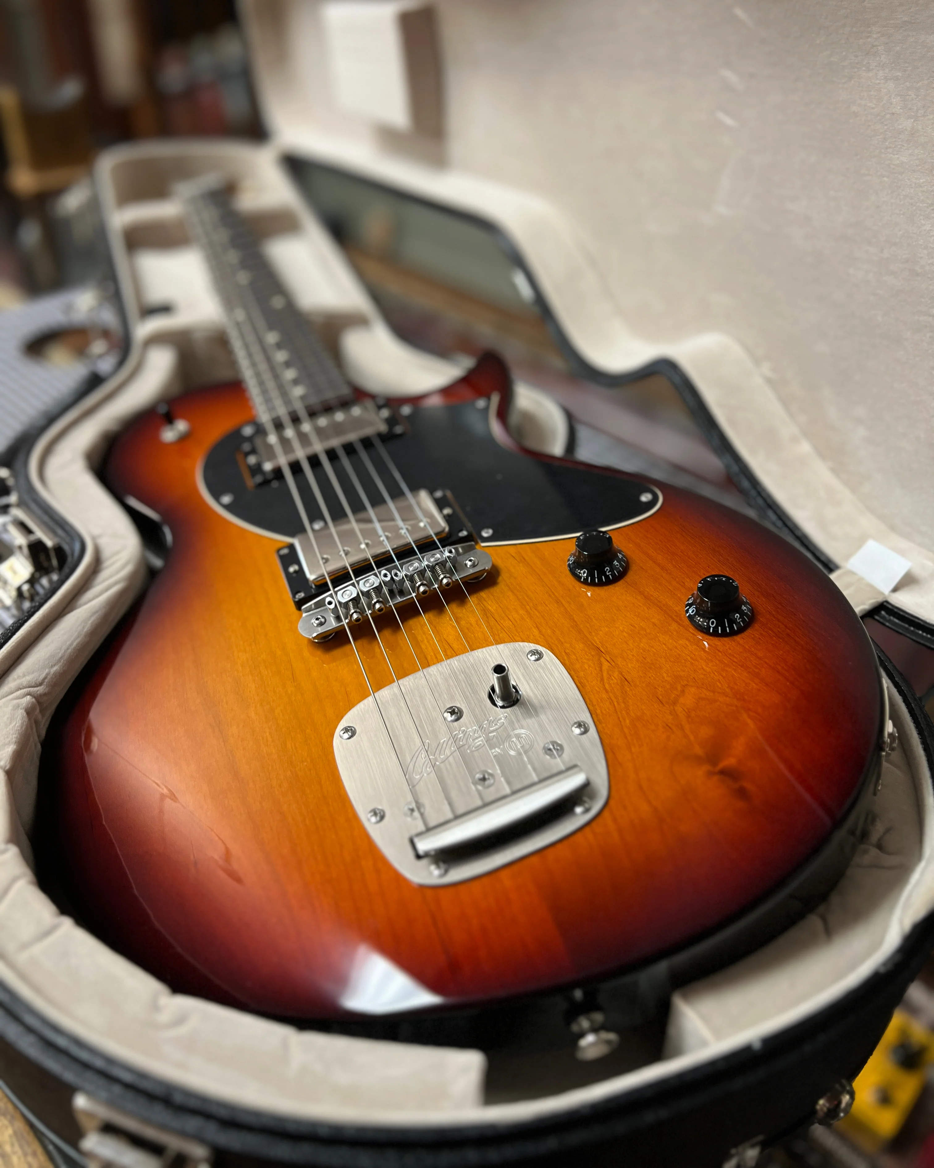 Collings Custom 360 LT M Electric Guitar & Case, Sunburst