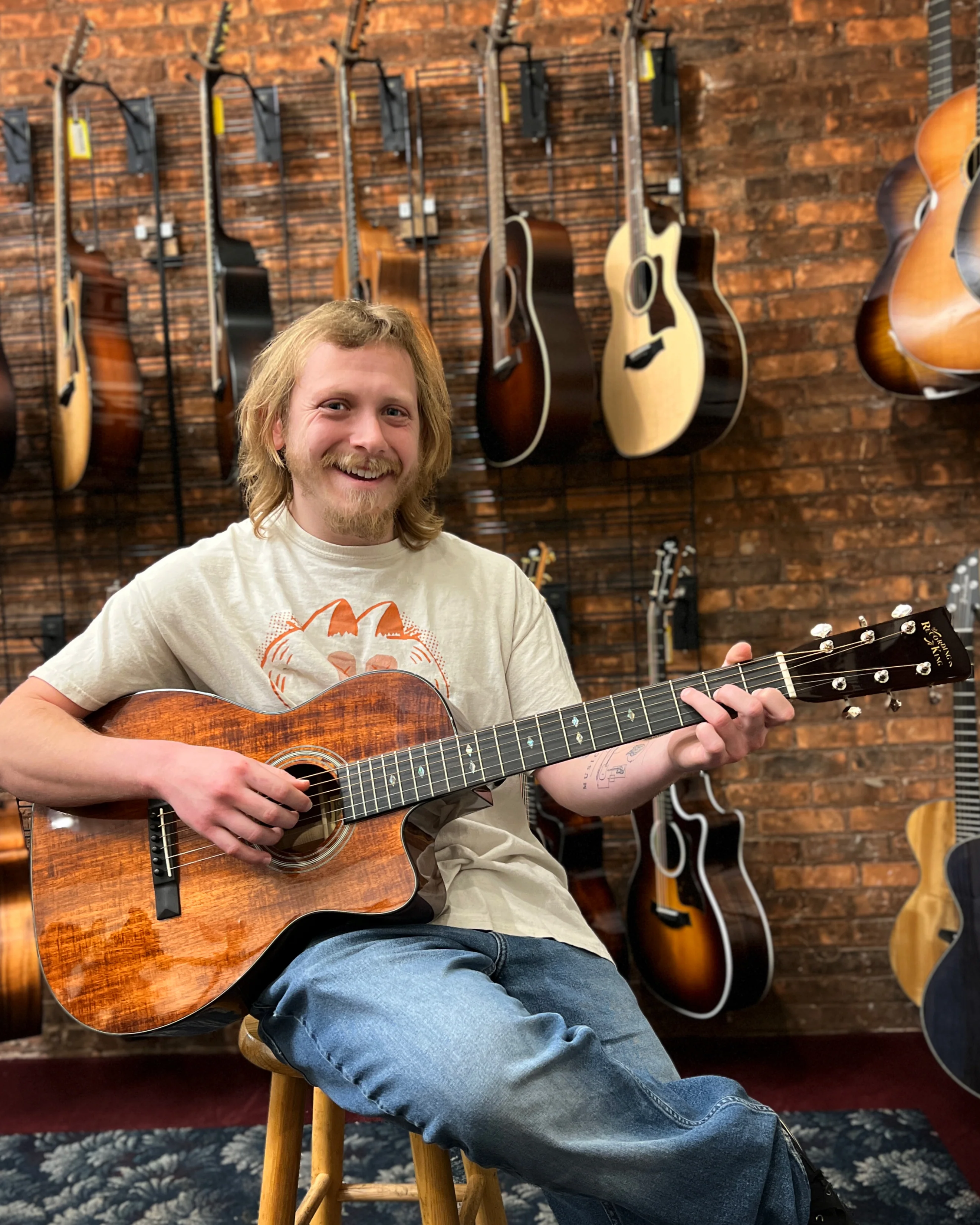 Recording King Tonewood Reserve Koa 00 Cutaway Acoustic Guitar